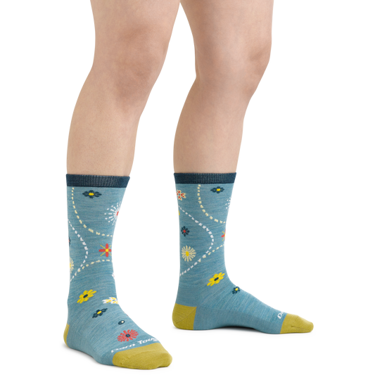 Darn Tough 1610 Aqua on model