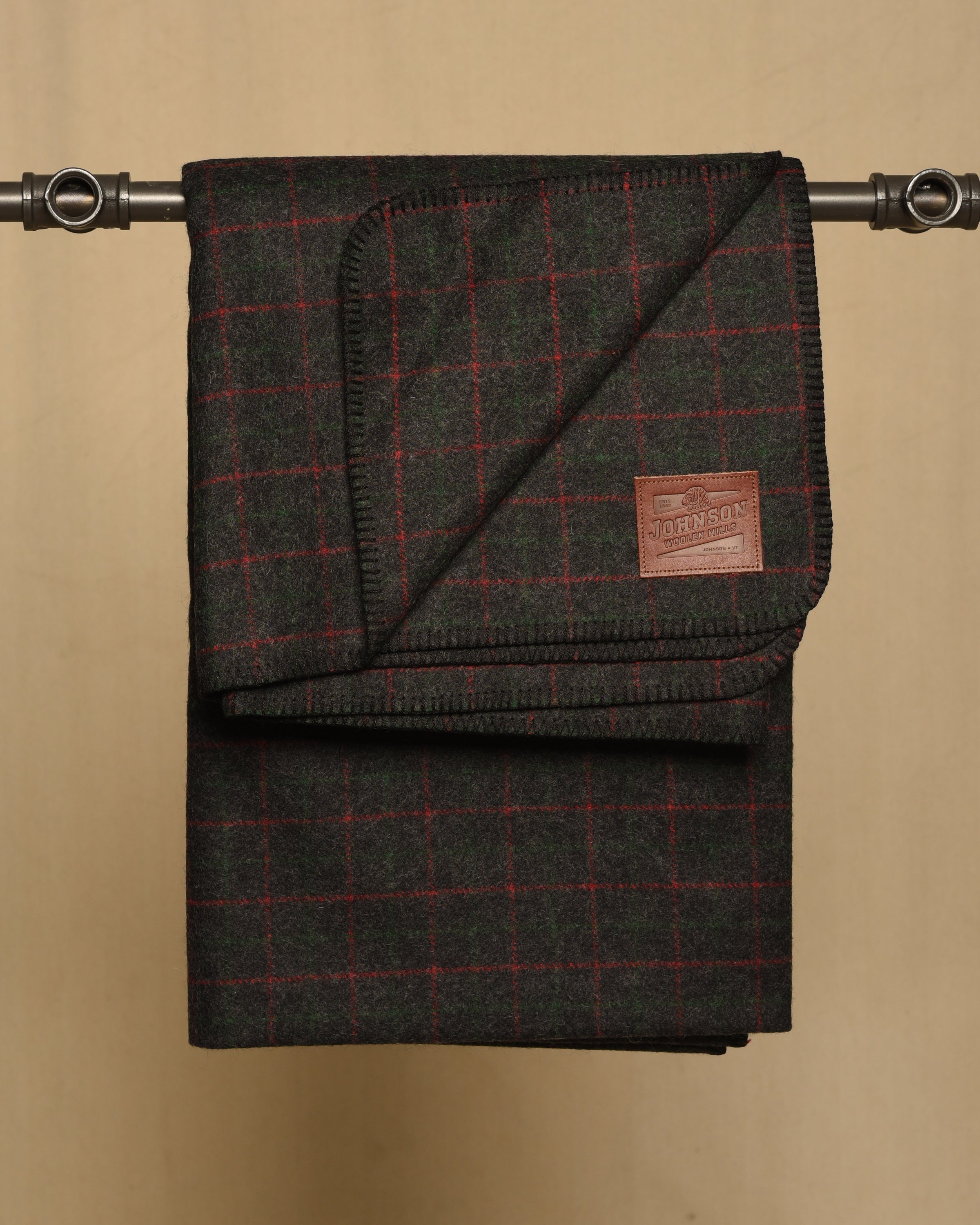 Johnson Woolen Mills ペンドルトンポンチョ Norris Wool Throw - Adirondack Plaid – Johnson Woolen Mills
