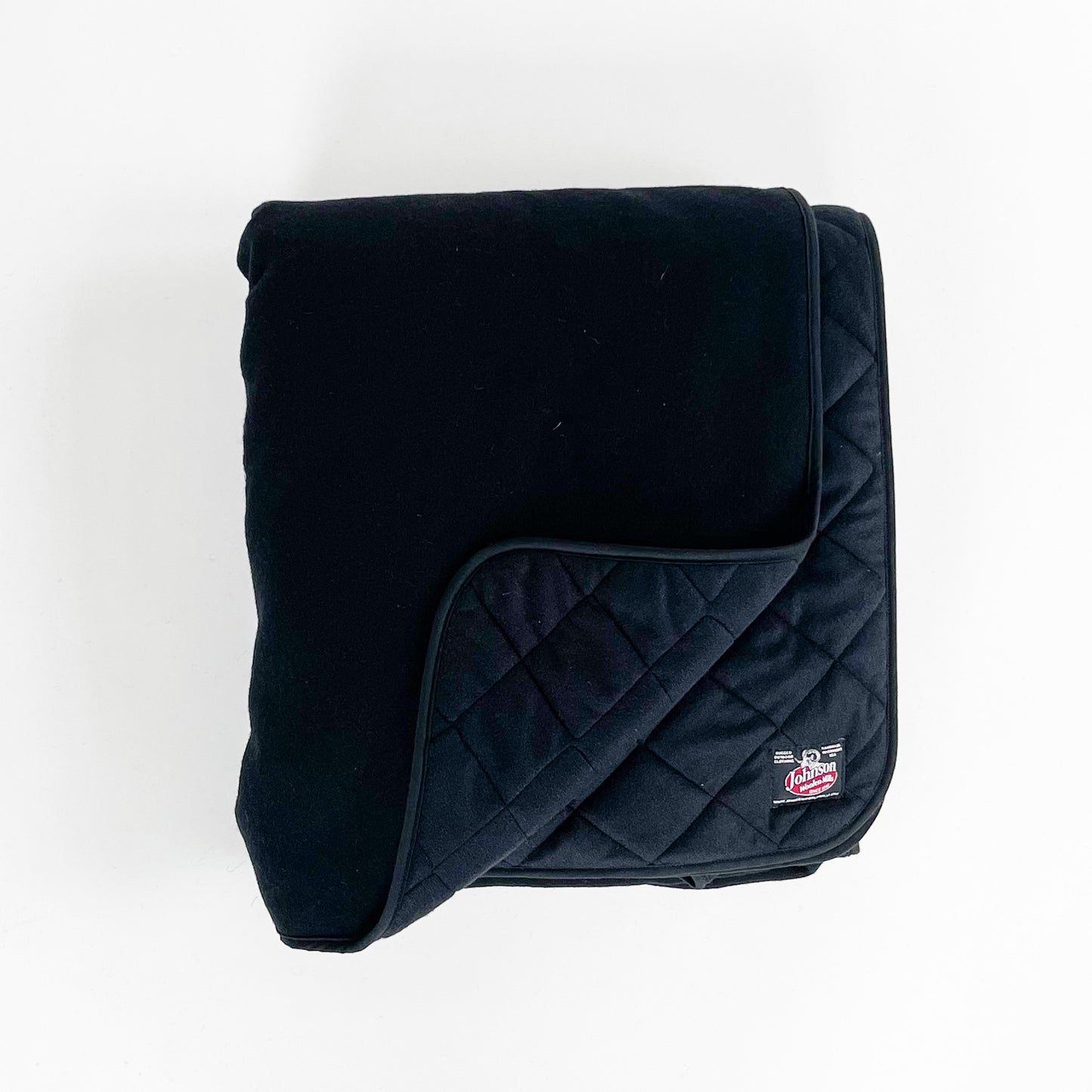 Wilderness Throws Blanket midnight black with quilted liner front view