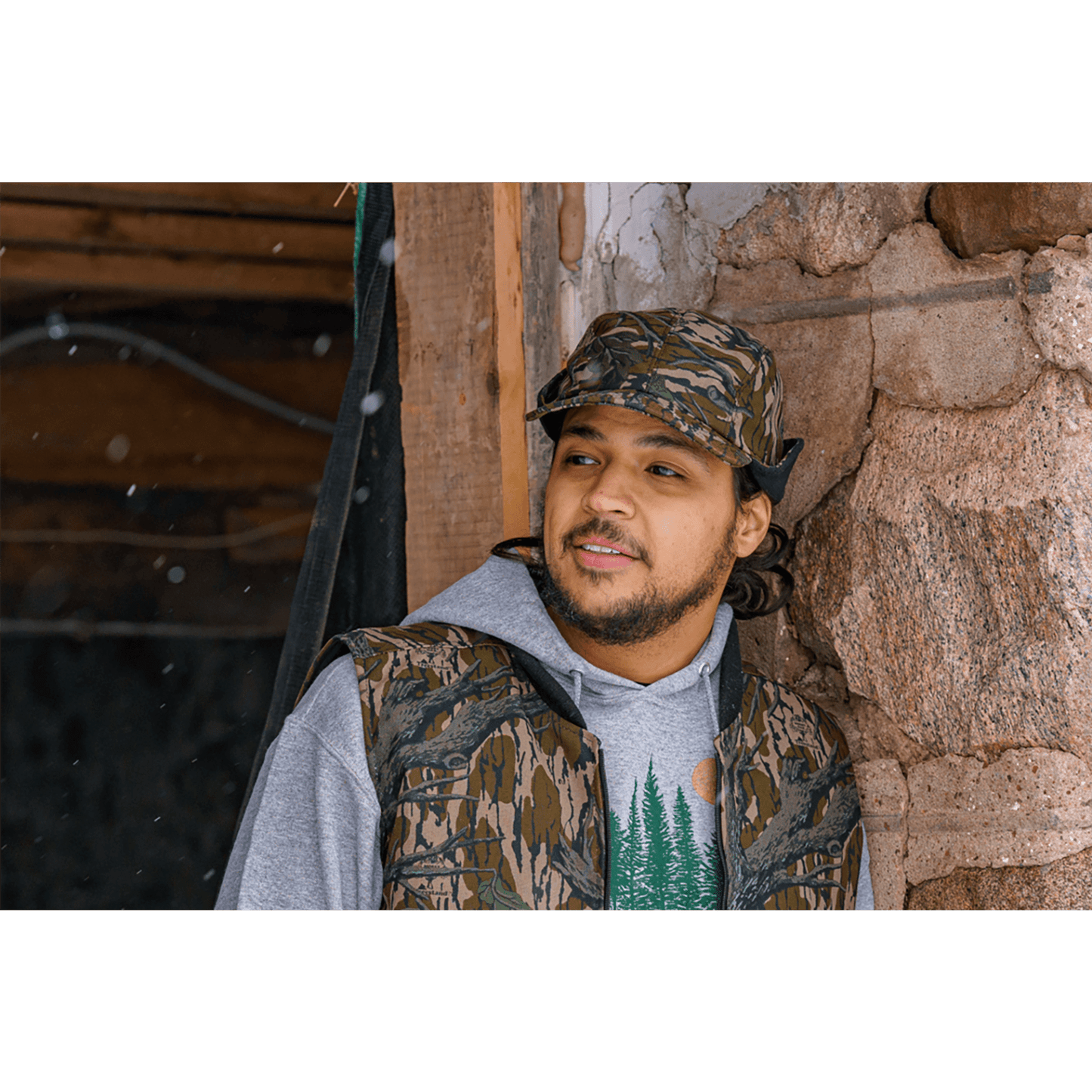 Marsh Cap treestand on model