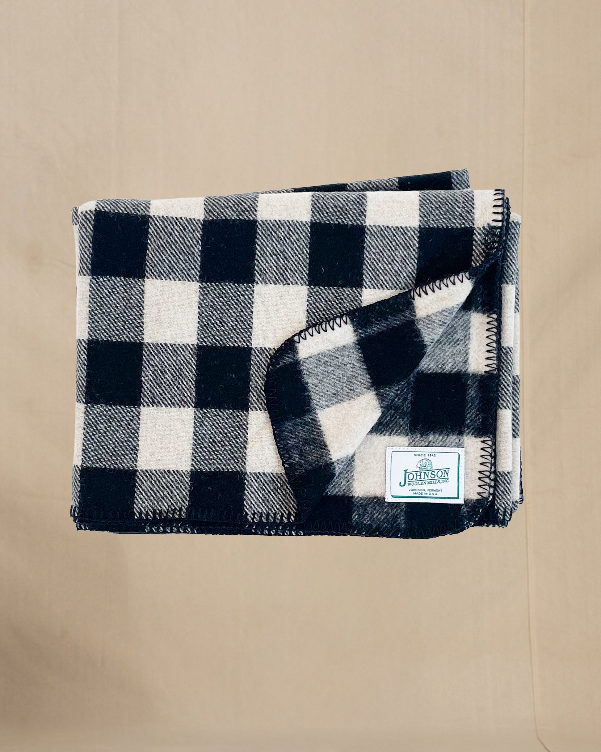 Johnson Woolen Mills throws Black white, Black & White 2 inch buffalo squares folded front view