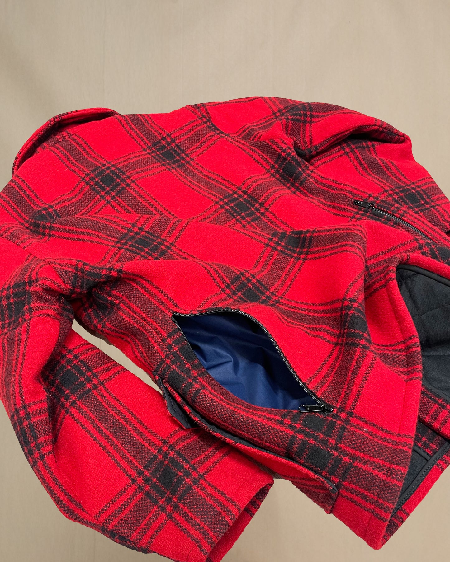 AZ 32 wool hunting coat back pocket detail