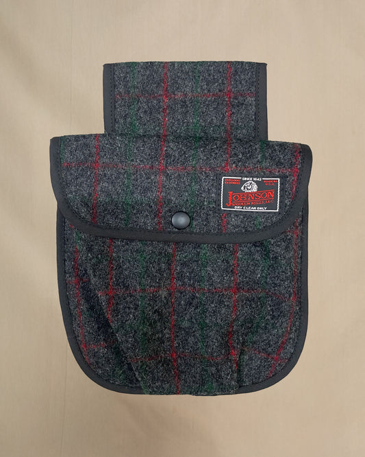 Black powder hunting pouch in Adirondack plaid