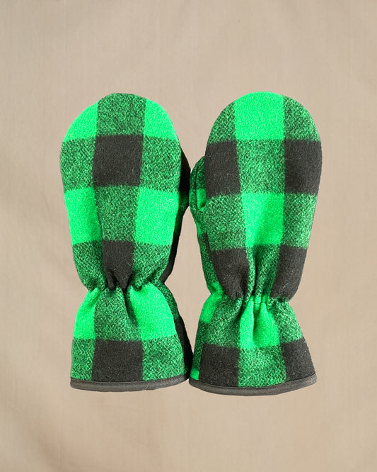 Hunting Mittens in green and black check