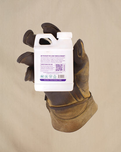 VT Glove leather conditioner back of bottle