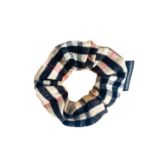 tan red and black plaid flannel scrunchie alternate side